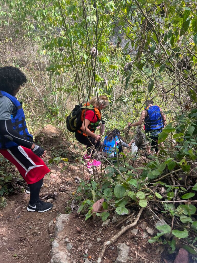 Diferencia entre Excursion, Senderismo y tours